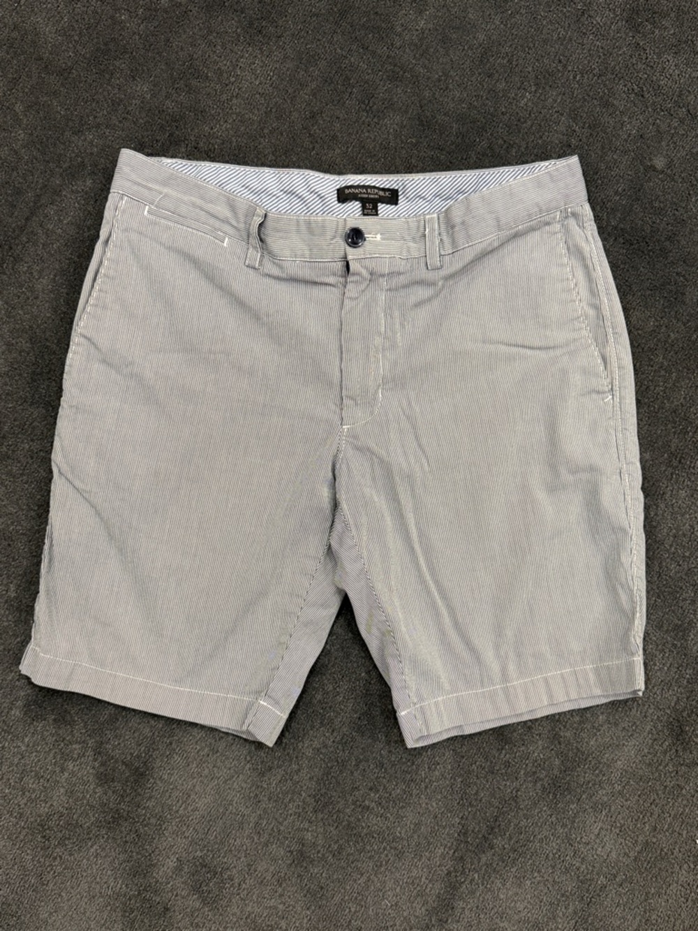 Banana Republic stripped Aiden Men’s Shorts